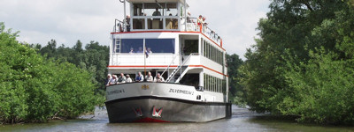 Rondvaartboot in de Biesbosch